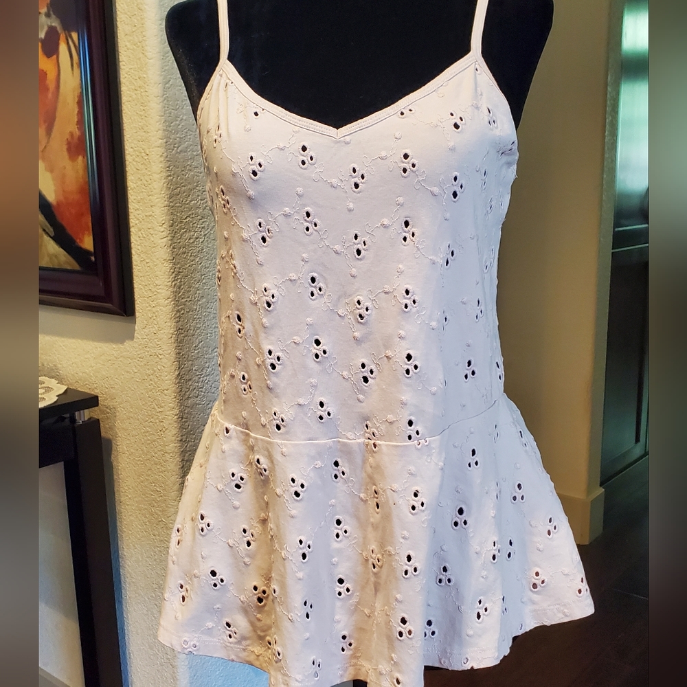 Hinge open eyelet peplum top - Picture 4 of 11